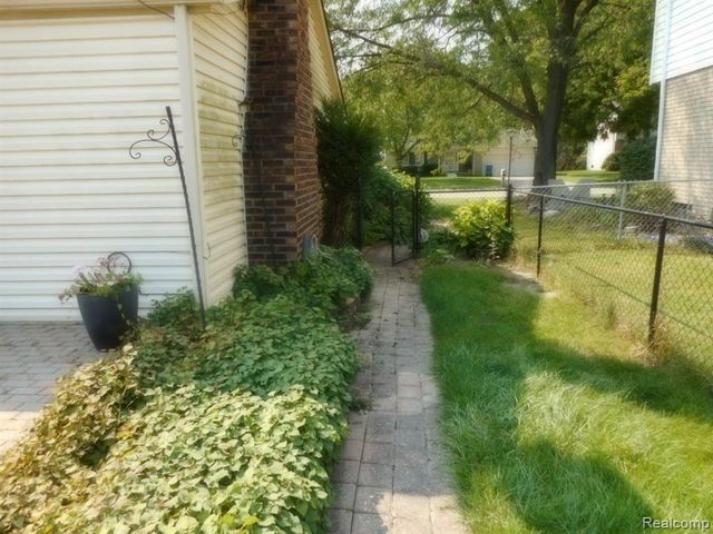 2827 Torrey Avenue, Ann Arbor, MI 48108