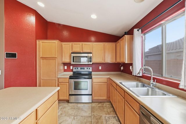 2041 N THUNDERBIRD Avenue, Casa Grande, AZ 85122