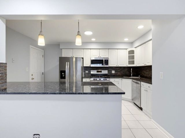 10154 Hartford Court 2C, Schiller Park, IL 60176