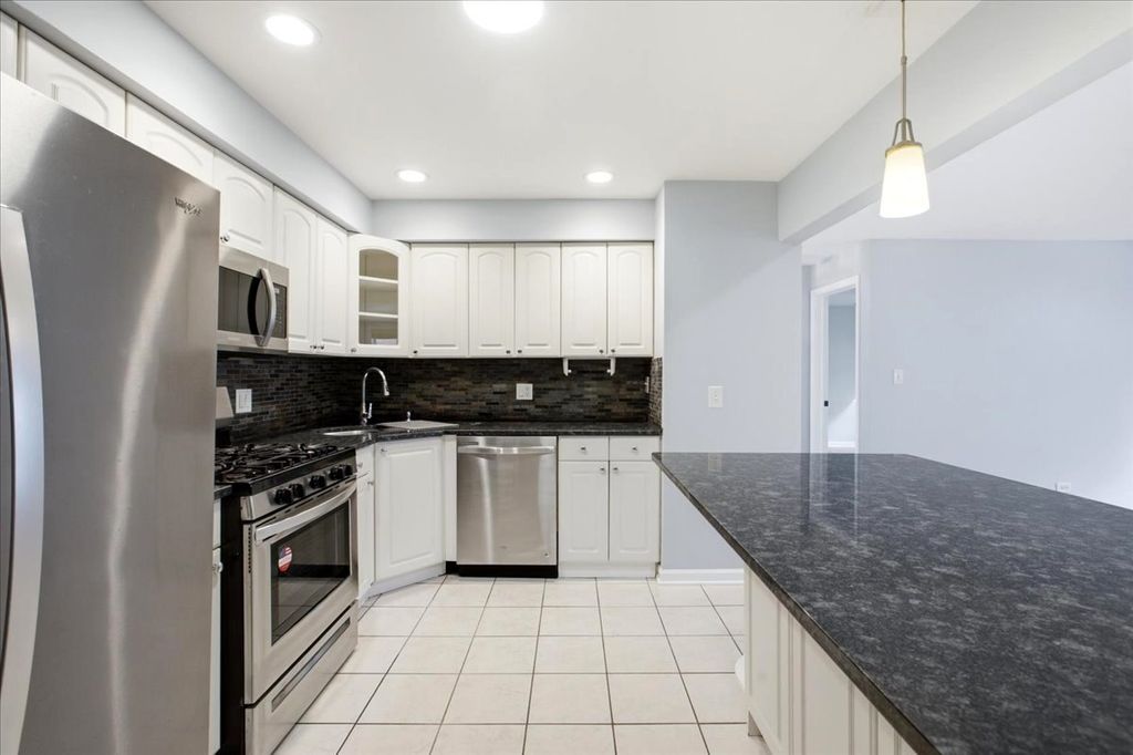 10154 Hartford Court 2C, Schiller Park, IL 60176 — photo 5