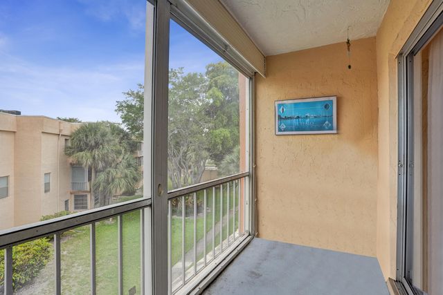 8390 Lagos De Campo Boulevard 301, Tamarac, FL 33321