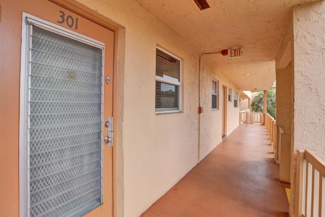 8390 Lagos De Campo Boulevard 301, Tamarac, FL 33321