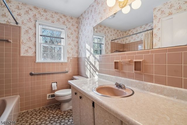 53 Sherbrook Dr, Berkeley Heights Twp., NJ 07922