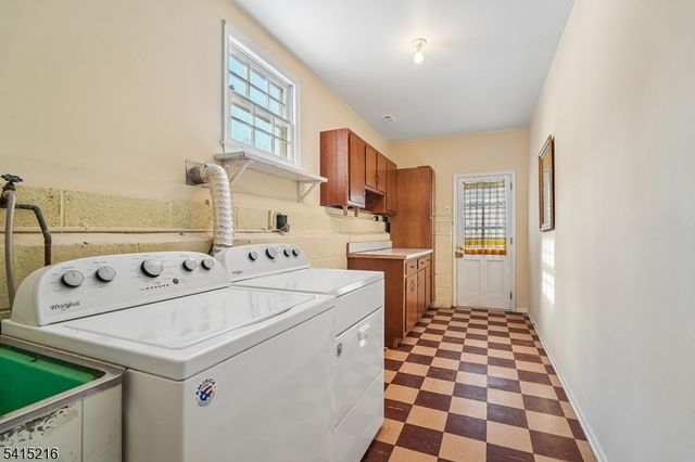 53 Sherbrook Dr, Berkeley Heights Twp., NJ 07922