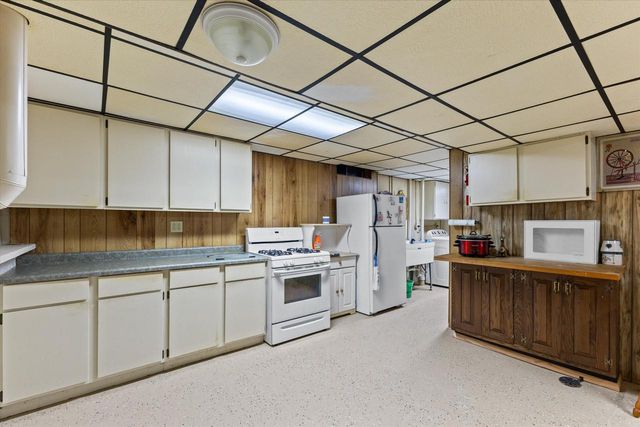 1464 32nd AVENUE, Kenosha, WI 53144