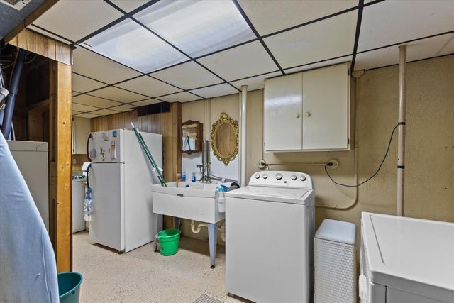 1464 32nd AVENUE, Kenosha, WI 53144