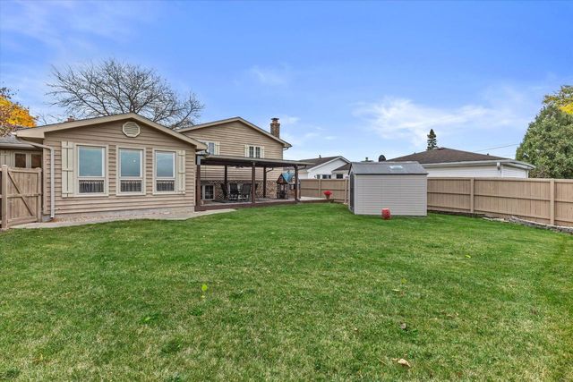 1464 32nd AVENUE, Kenosha, WI 53144