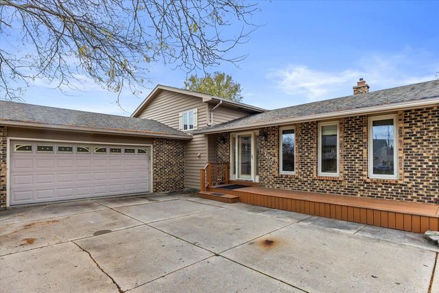 1464 32nd AVENUE, Kenosha, WI 53144