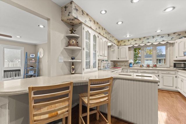 1464 32nd AVENUE, Kenosha, WI 53144