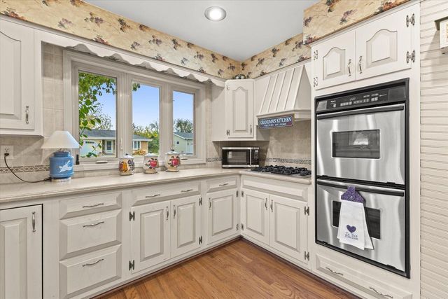 1464 32nd AVENUE, Kenosha, WI 53144