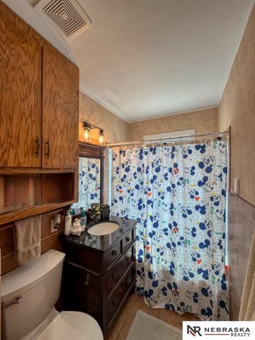 8313 Ruggles Street, Omaha, NE 68134