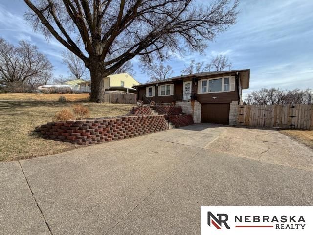 8313 Ruggles Street, Omaha, NE 68134