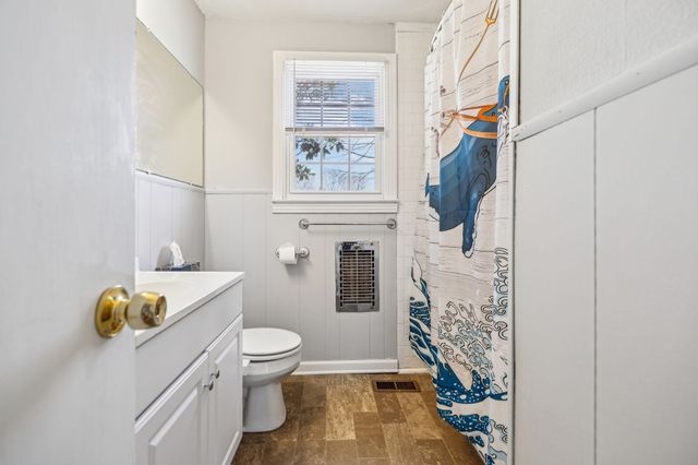 810 Country Club Dr, Clarksville, TN 37043