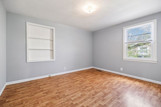 810 Country Club Dr, Clarksville, TN 37043