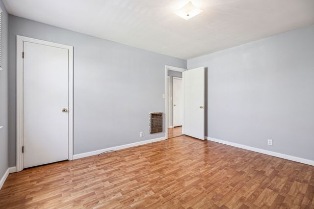 810 Country Club Dr, Clarksville, TN 37043