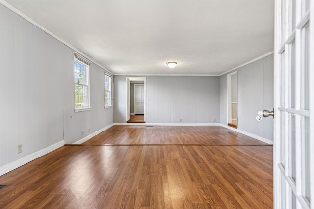 810 Country Club Dr, Clarksville, TN 37043