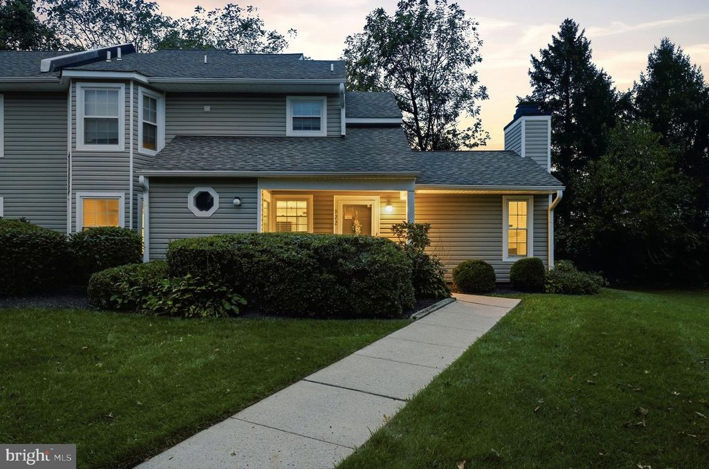 922 RAILWAY SQ #31, WEST CHESTER, PA 19380 — exterior