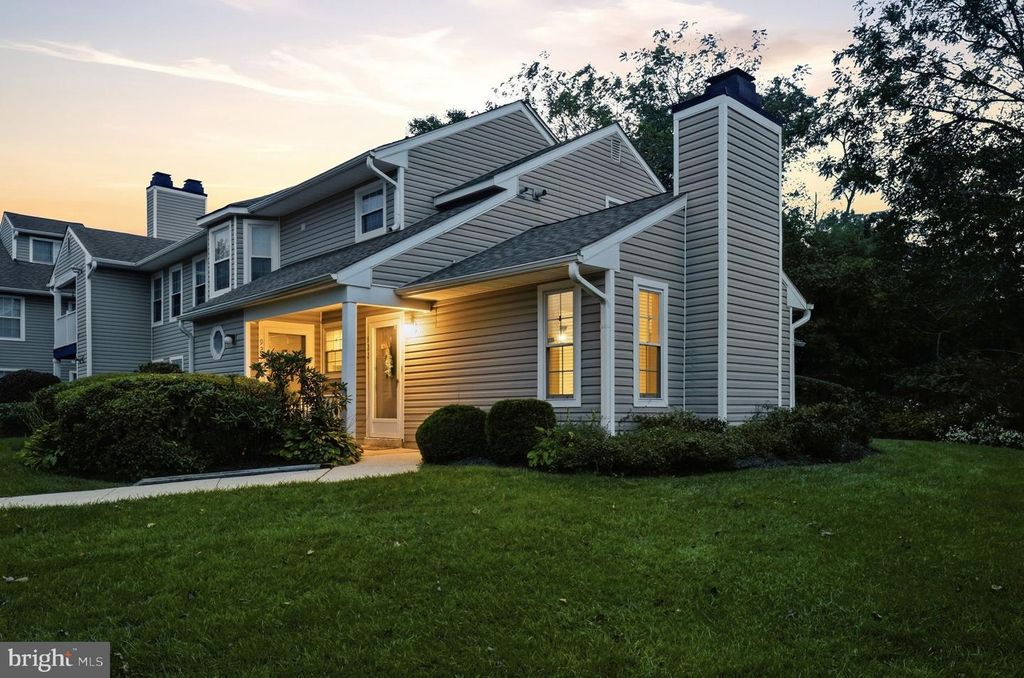 922 RAILWAY SQ #31, WEST CHESTER, PA 19380 — photo 2