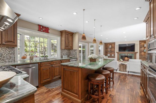 1025 Monterey Vista Way, Encinitas, CA 92024