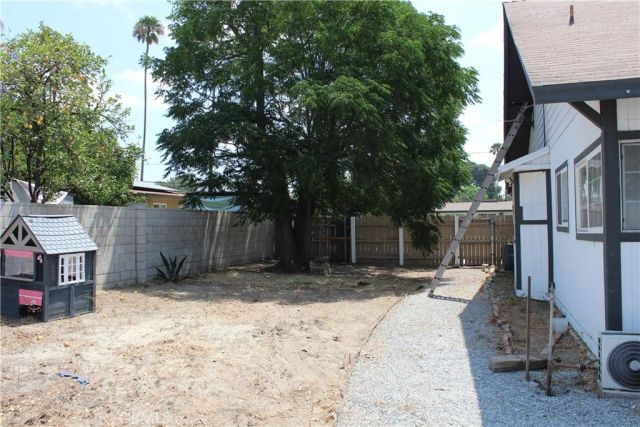 8296 Cypress, Fontana, CA 92335