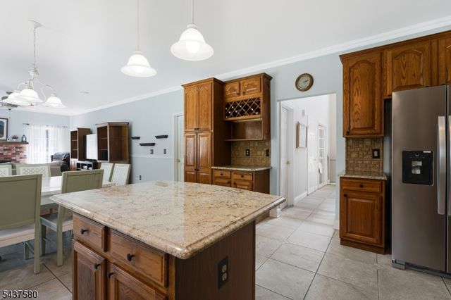 6 Varnon Ct, Hillsborough Twp., NJ 08844
