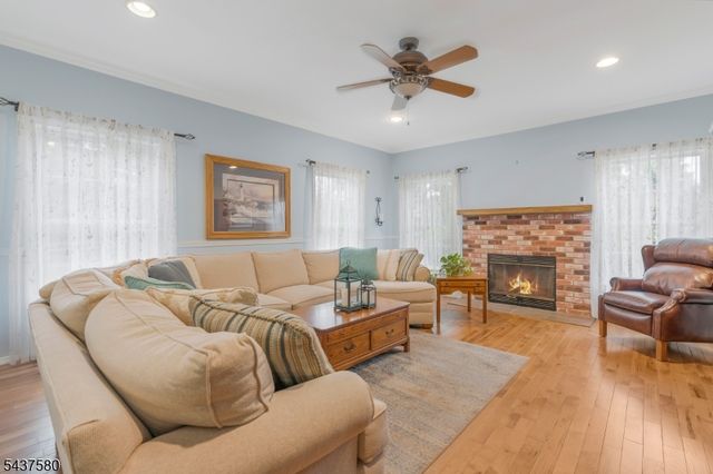 6 Varnon Ct, Hillsborough Twp., NJ 08844