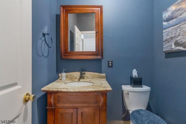 6 Varnon Ct, Hillsborough Twp., NJ 08844