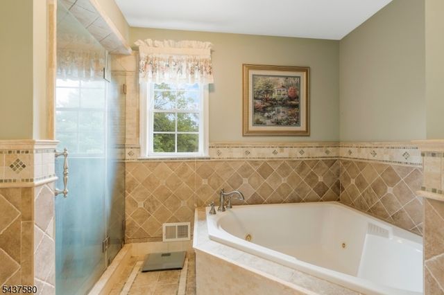 6 Varnon Ct, Hillsborough Twp., NJ 08844