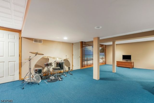 6 Varnon Ct, Hillsborough Twp., NJ 08844