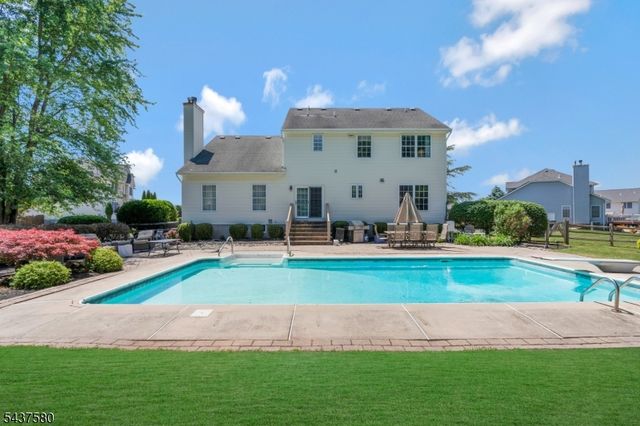 6 Varnon Ct, Hillsborough Twp., NJ 08844
