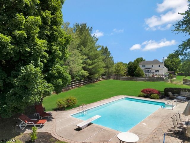 6 Varnon Ct, Hillsborough Twp., NJ 08844