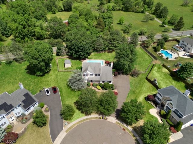 6 Varnon Ct, Hillsborough Twp., NJ 08844