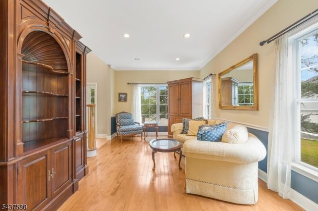 6 Varnon Ct, Hillsborough Twp., NJ 08844