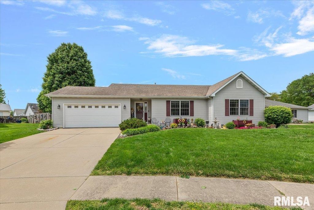 2429 GLENCOE Street, Springfield, IL 62704