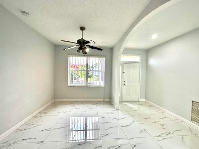 1219 Baycourt Isle, Greenacres, FL 33413