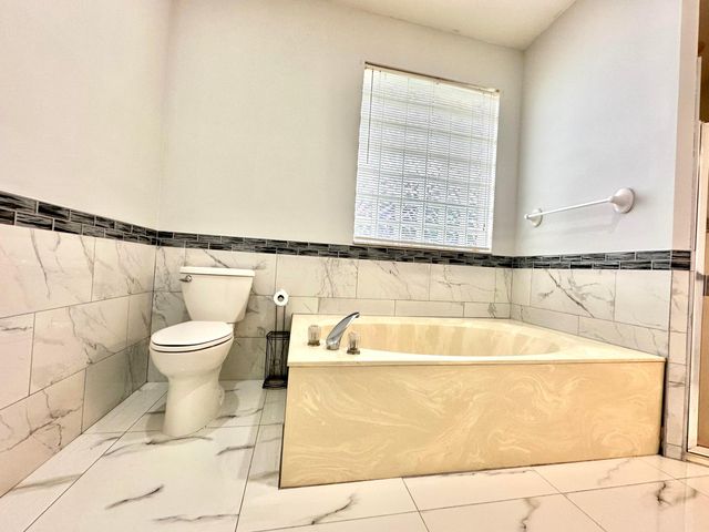 1219 Baycourt Isle, Greenacres, FL 33413