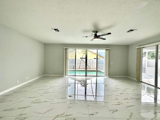 1219 Baycourt Isle, Greenacres, FL 33413