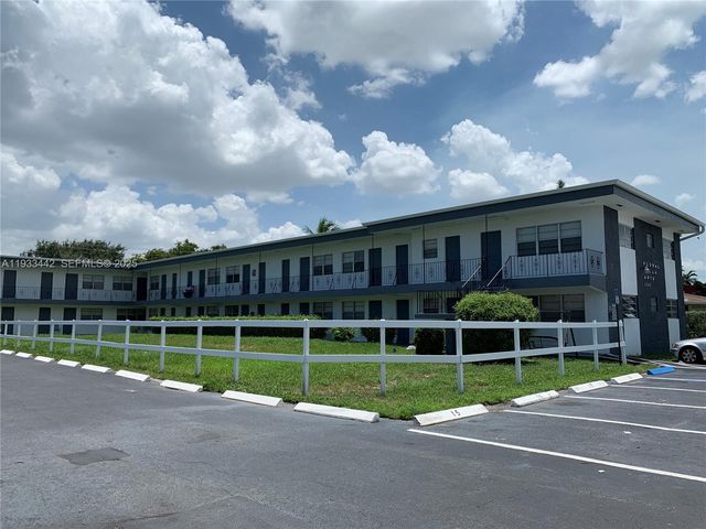 2300 Pierce St 3, Hollywood, FL 33020