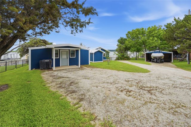 1633 Cedar Crest Loop, Graford, TX 76449