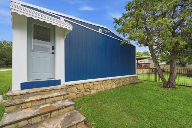 1633 Cedar Crest Loop, Graford, TX 76449