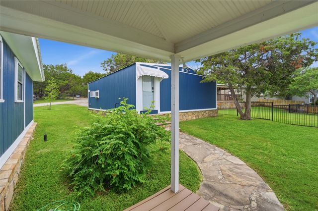 1633 Cedar Crest Loop, Graford, TX 76449