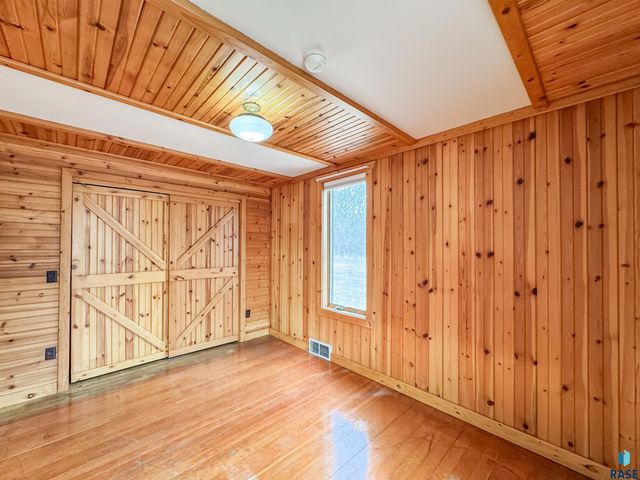 25637 470th Ave Avenue, Crooks, SD 57020