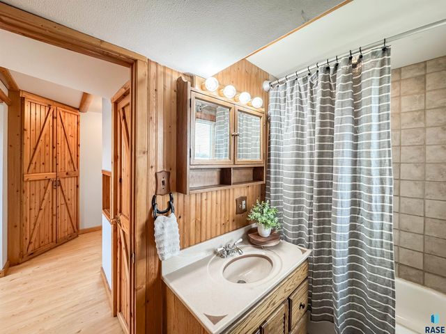 25637 470th Ave Avenue, Crooks, SD 57020