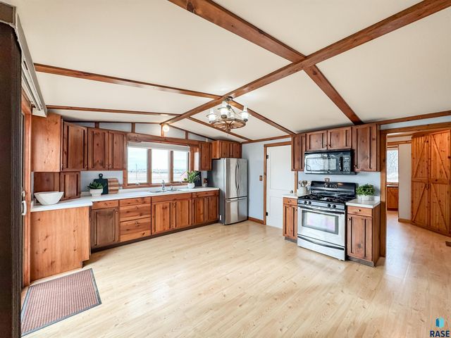 25637 470th Ave Avenue, Crooks, SD 57020