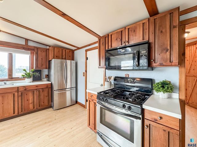 25637 470th Ave Avenue, Crooks, SD 57020