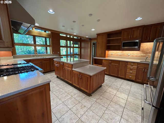 29821 JEANS Rd, Veneta, OR 97487