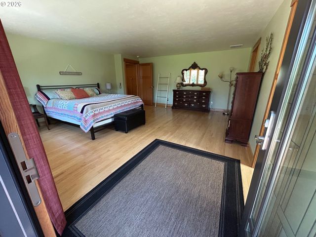 29821 JEANS Rd, Veneta, OR 97487
