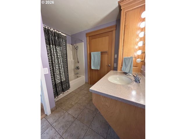 29821 JEANS Rd, Veneta, OR 97487