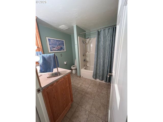 29821 JEANS Rd, Veneta, OR 97487