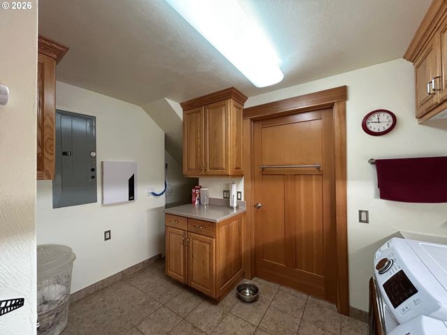 29821 JEANS Rd, Veneta, OR 97487